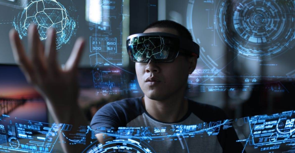 Holographic Displays: Screens Without Screens